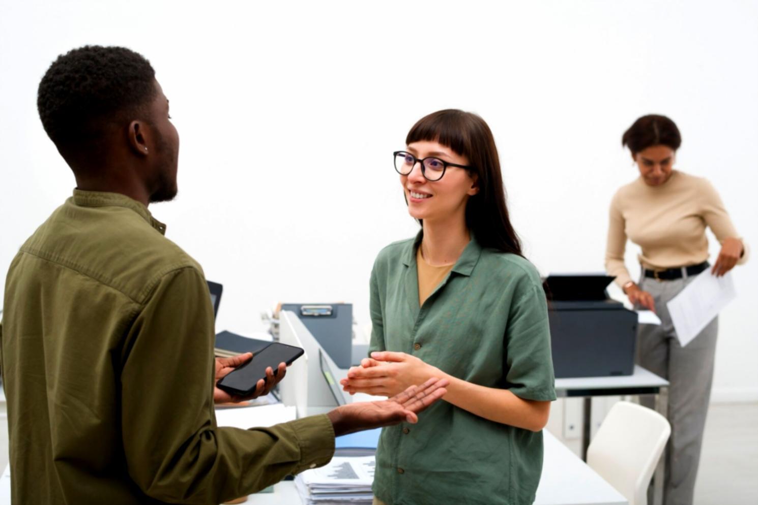 Arbeitsumgebung mit Fokus auf kollaborative Projekte im Finanzbereich